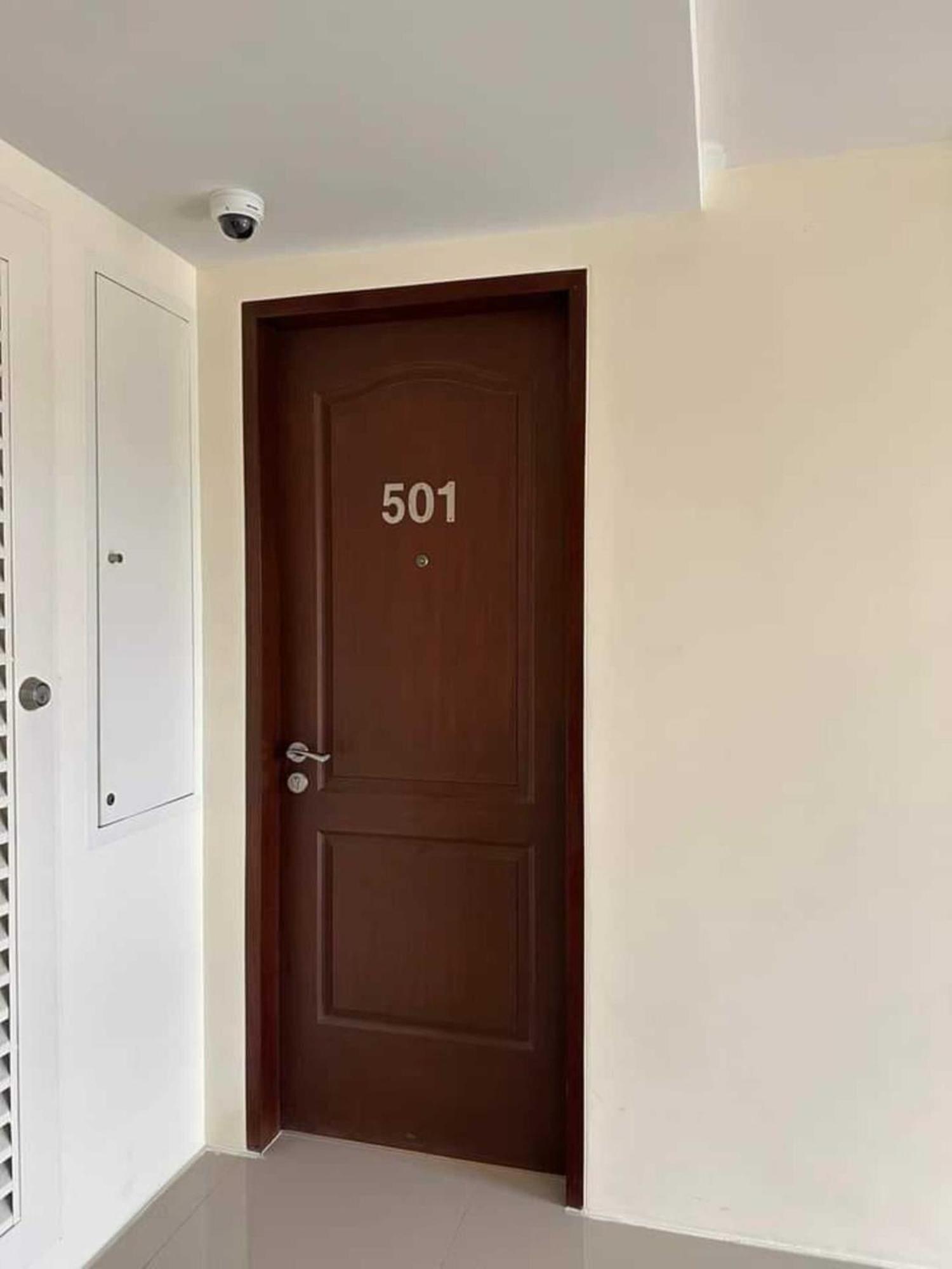 Fullerton Suites Puting Kahoy Экстерьер фото