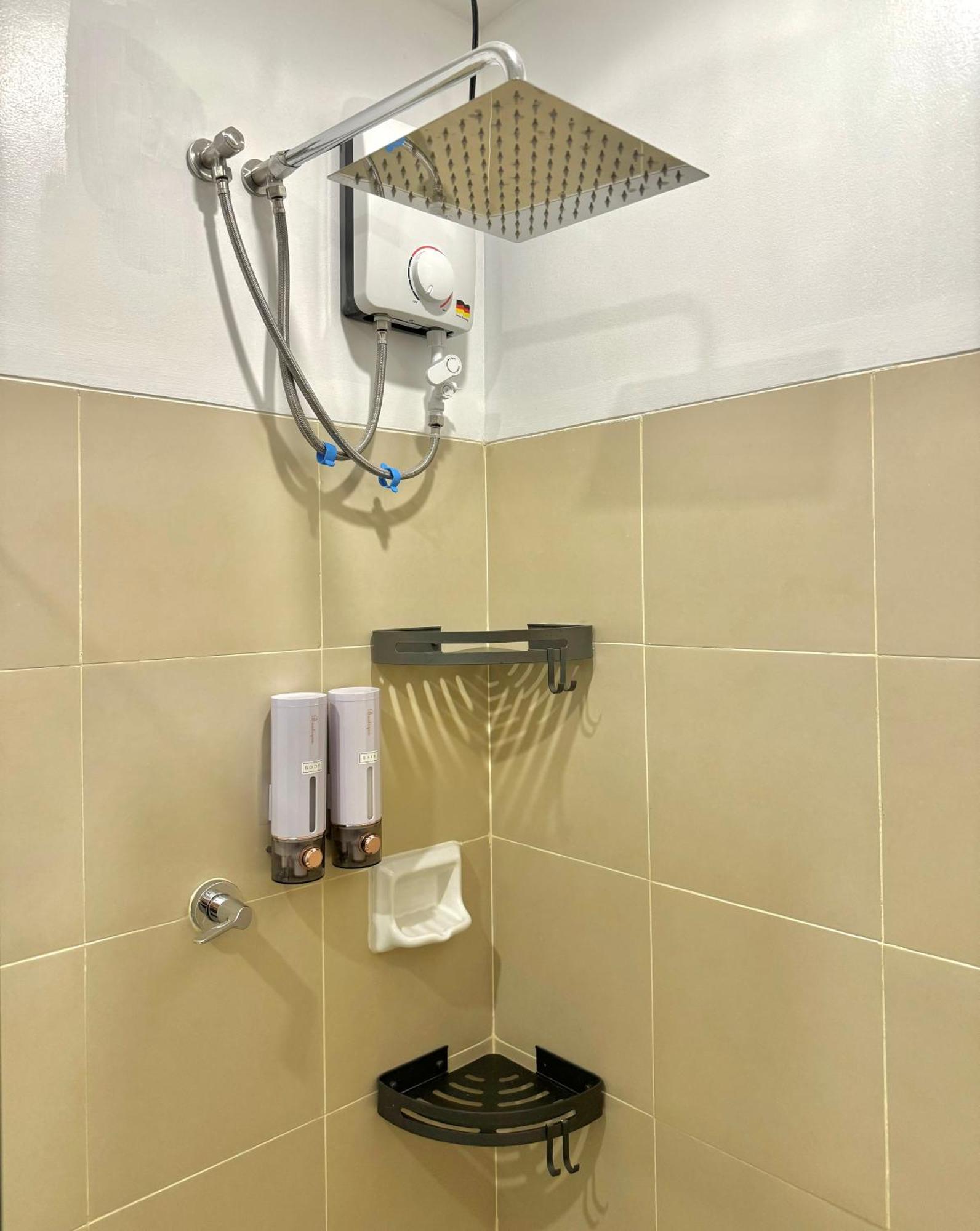 Fullerton Suites Puting Kahoy Экстерьер фото