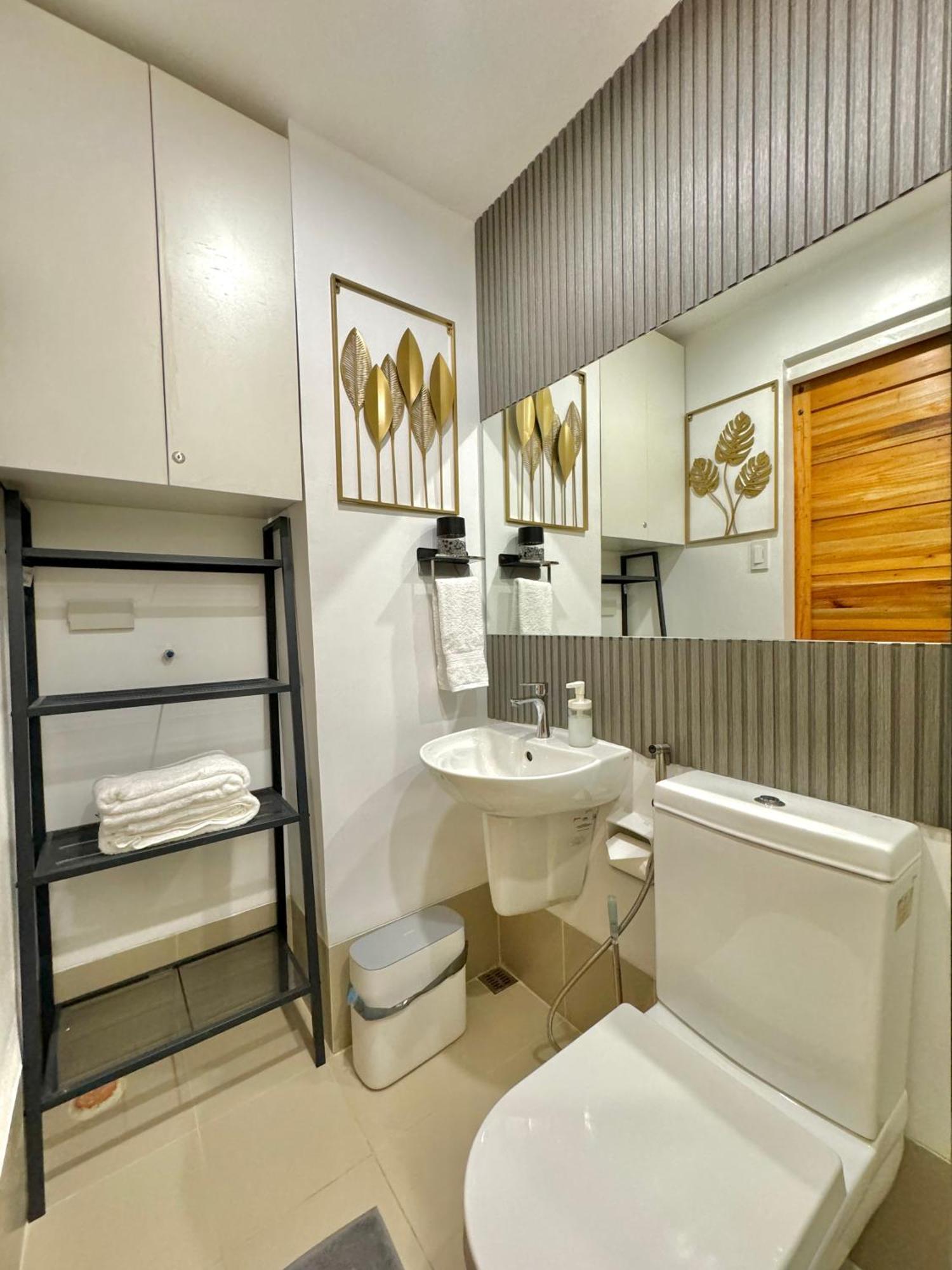 Fullerton Suites Puting Kahoy Экстерьер фото