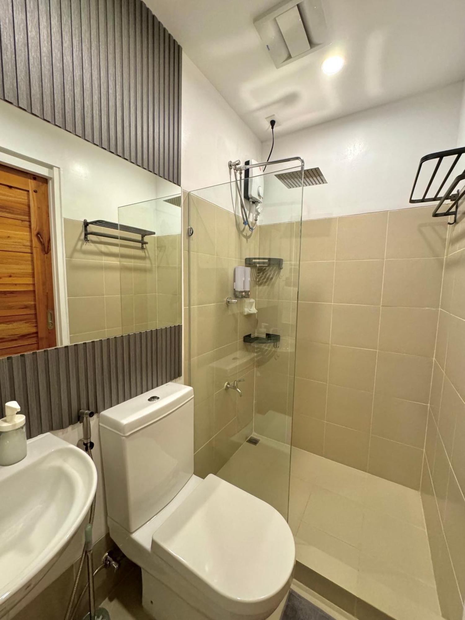 Fullerton Suites Puting Kahoy Экстерьер фото