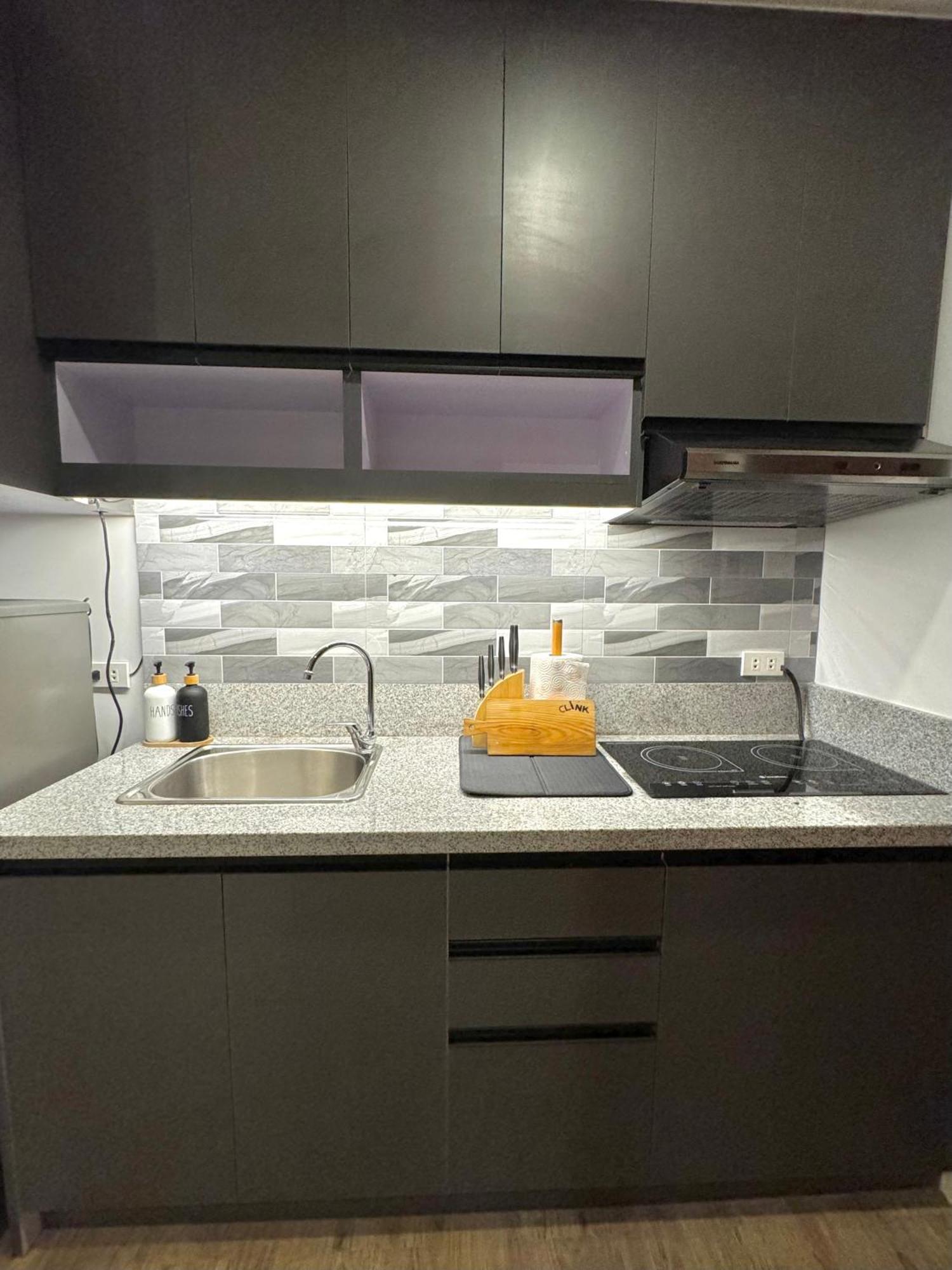 Fullerton Suites Puting Kahoy Экстерьер фото