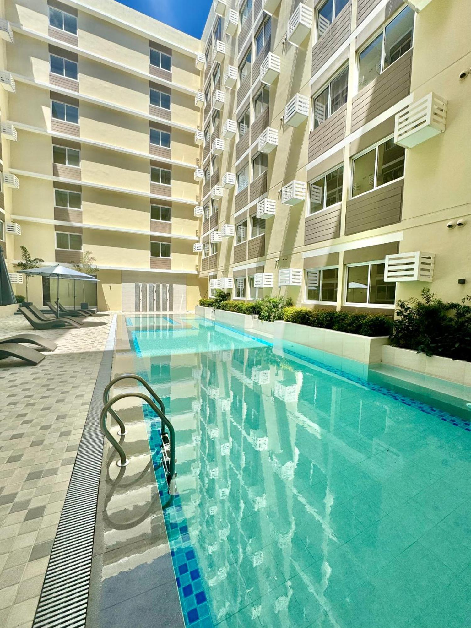 Fullerton Suites Puting Kahoy Экстерьер фото